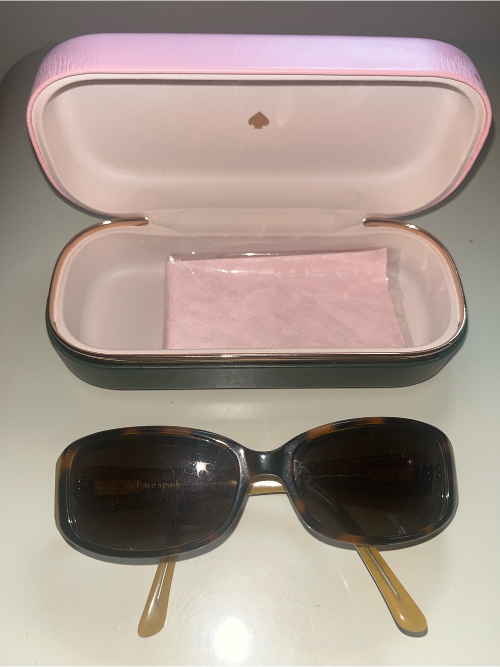 kate spade Pink Lined Case with Brown Tortoiseshell Sunglasses
